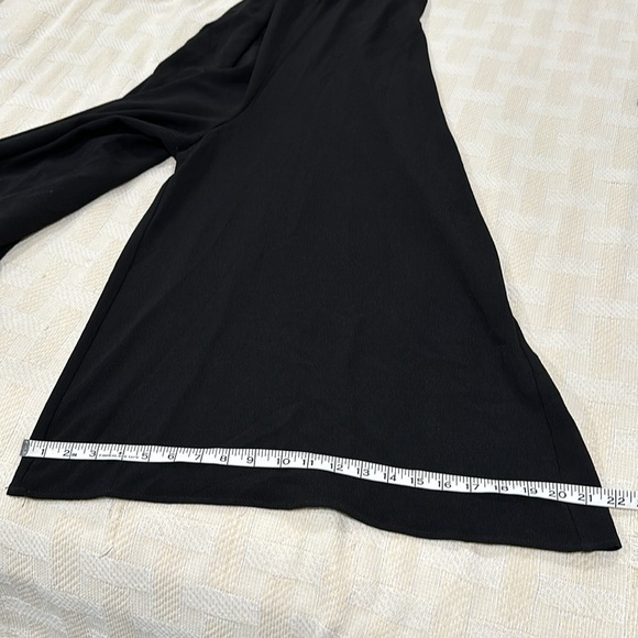 URBAN OUTFITTERS V-Neck Cross Back Cropped Wide Leg Jumpsuit Neutral Bla… - Picture 14 of 14